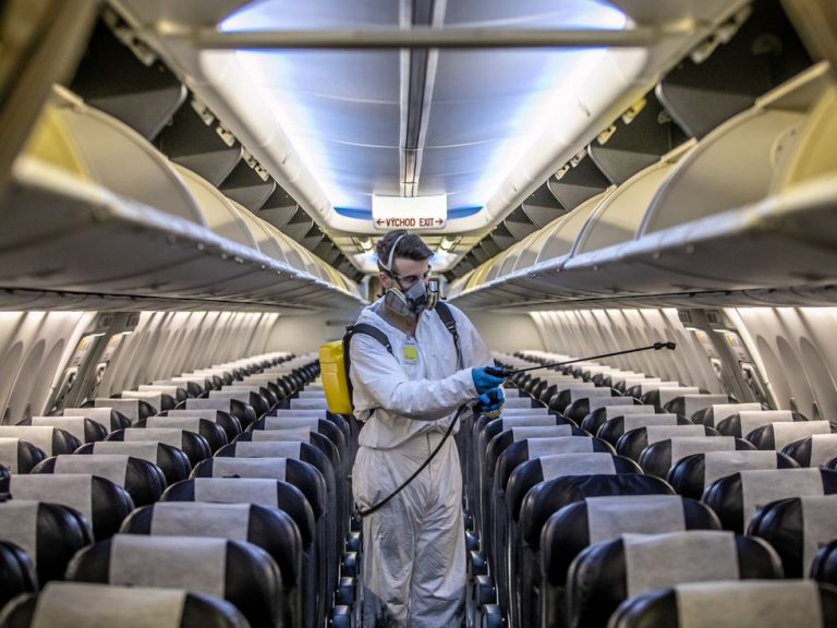 Las aerolíneas operarán este verano la mitad de los vuelos de la temporada antes del Covid-19