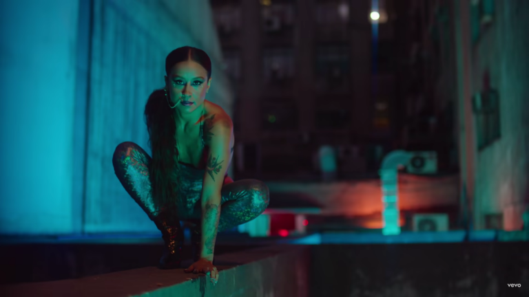 Lola Índigo con Denise Rosenthal en 'Demente' 93 Lola Indigo Denise Rosenthal Demente