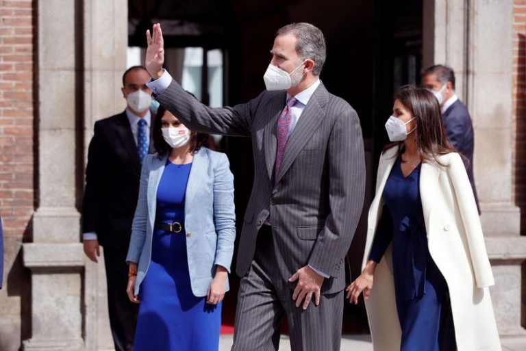 Los Reyes presiden el Día del Libro en un acto con la poesía como protagonista