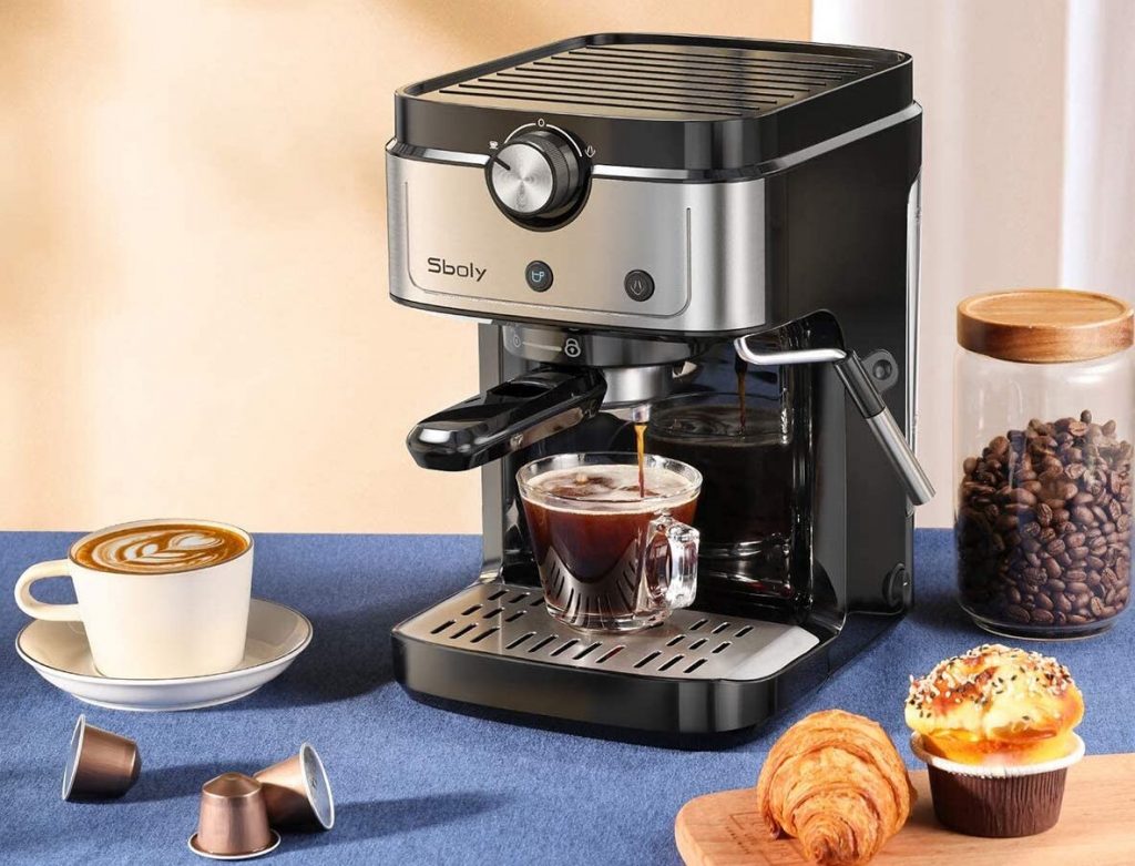 La tapa de la cafetera debe permanecer siempre abierta
