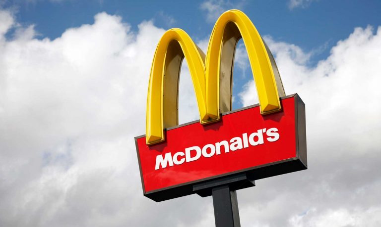 Por qué no debes pedir un desayuno en McDonald's después de las 12 y otros secretos desvelados