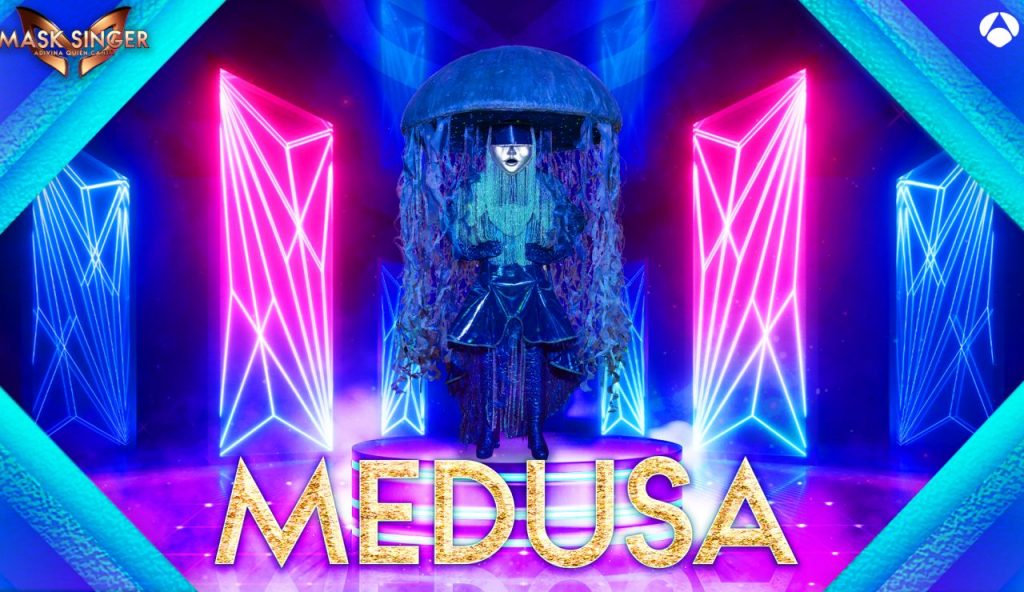 Medusa y Mariposa Mask Singer