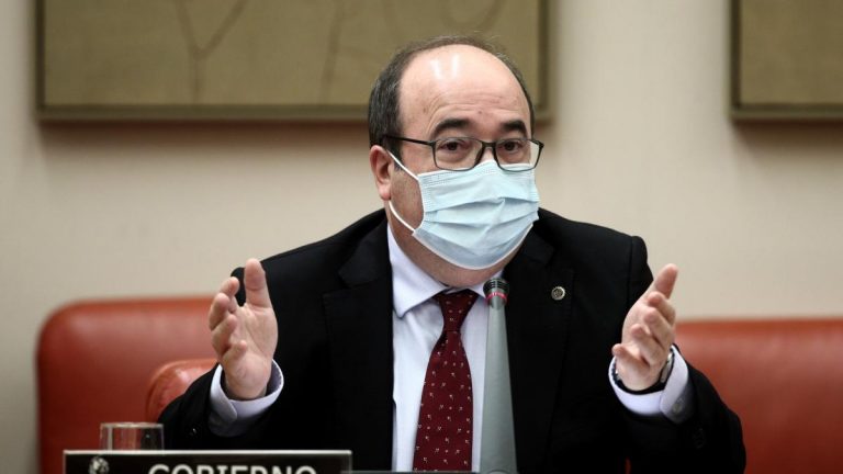 Iceta excusa a la Generalitat por la baja vacunación de policías Iceta excusa a la Generalitat por la baja vacunación de policías