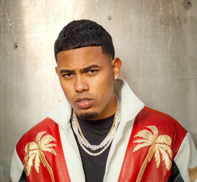 Myke Towers > Lyke Mike