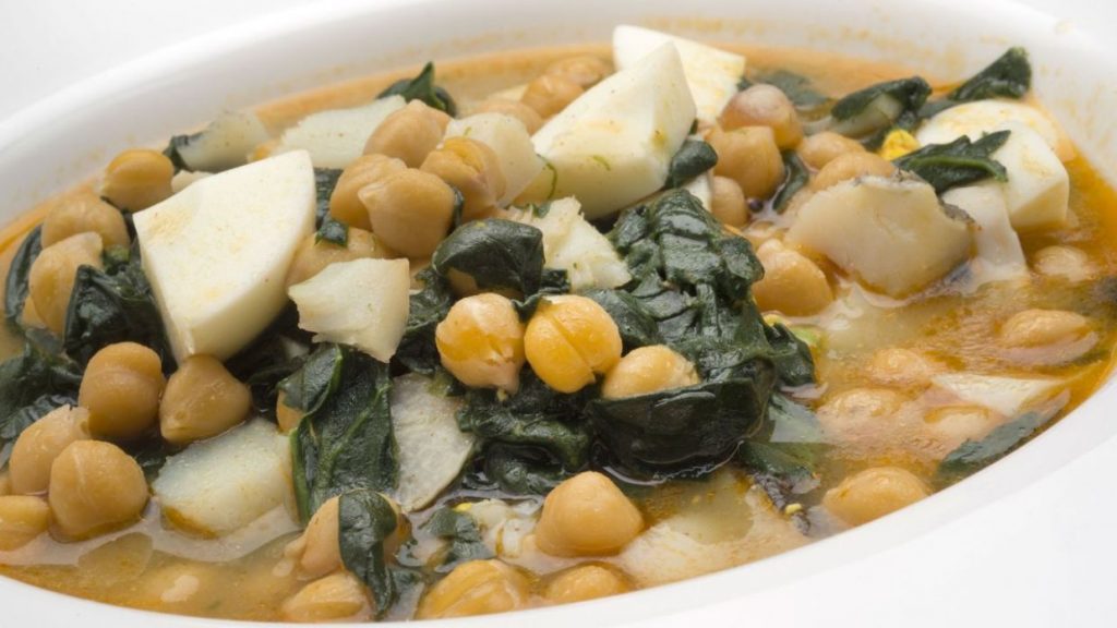 Receta 1 Potaje de vigilia o potaje de garbanzo con bacalao