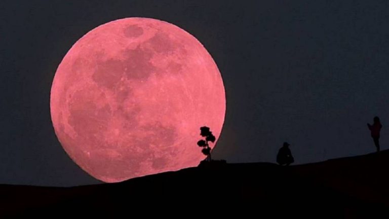 Qué es la superluna rosa