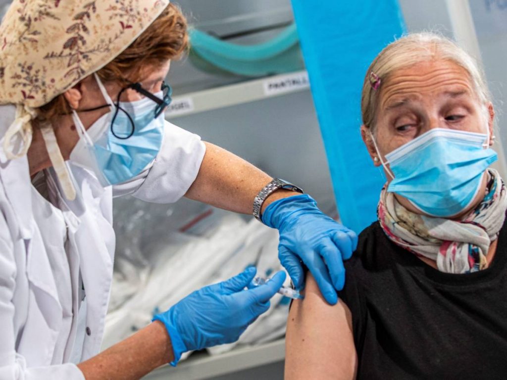 Qué pasa con la vacuna de los enfermos Pfizer, Janssen, AstraZeneca