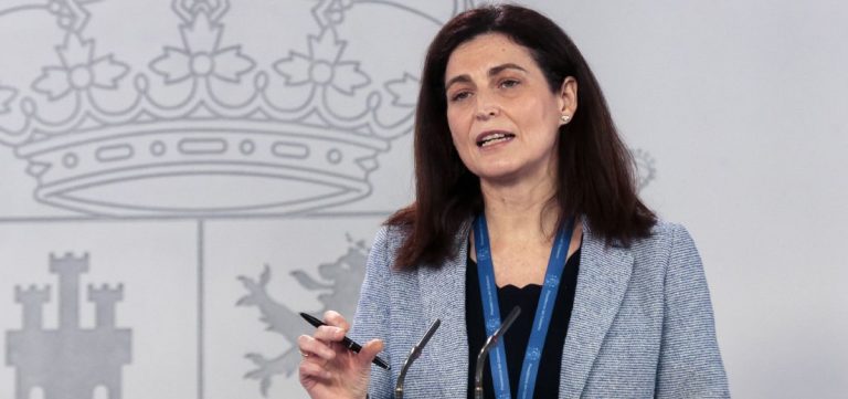 Yotti: La decisión de poner la segunda dosis de AstraZeneca corresponde a Comisión de Salud Pública