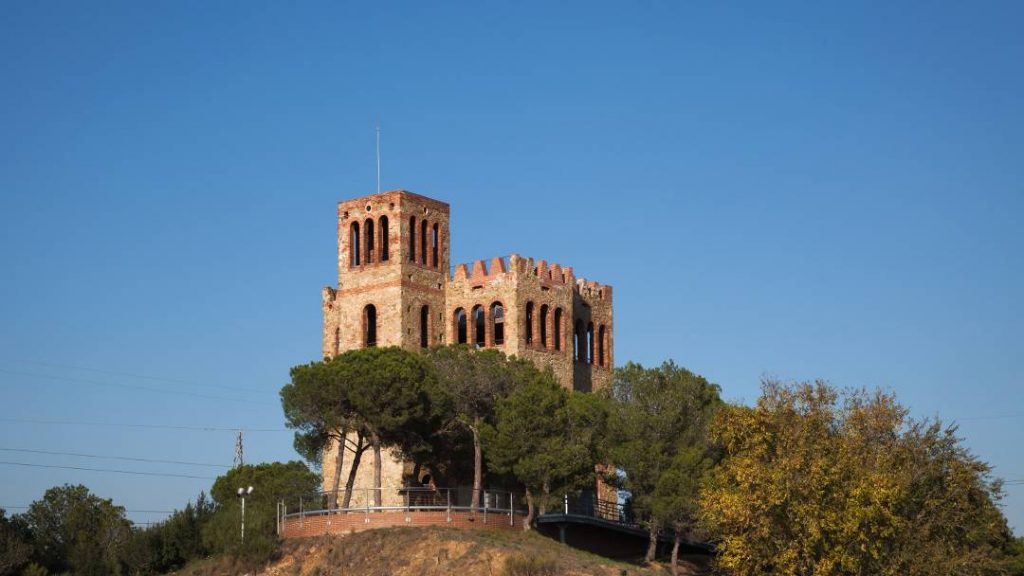 Rincones de Barcelona casi prohibidos que tienes que conocer 87 Torre Baró
