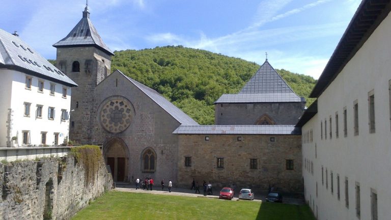 CEOE lanza en Roncesvalles una iniciativa para destacar el valor de la economía