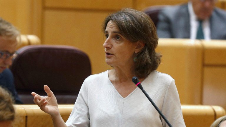 Ribera: El Gobierno prevé aprobar el proyecto de ley de residuos en mayo
