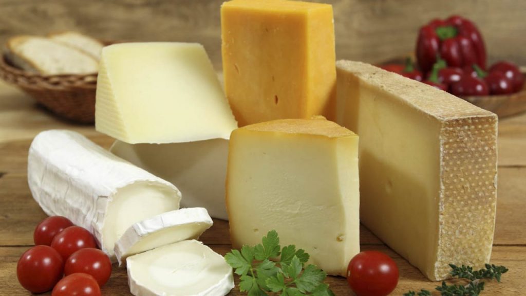 Tortilla de patatas: cómo rellenarla y de qué hacerla 79 El queso