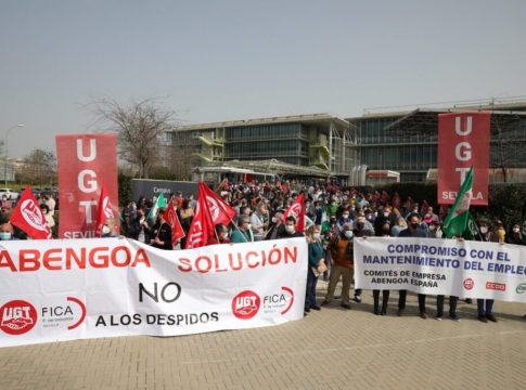 Trabajadores de Abengoa se unen para pedir el mantenimiento del empleo y que se intente la viabilidad de la compañía