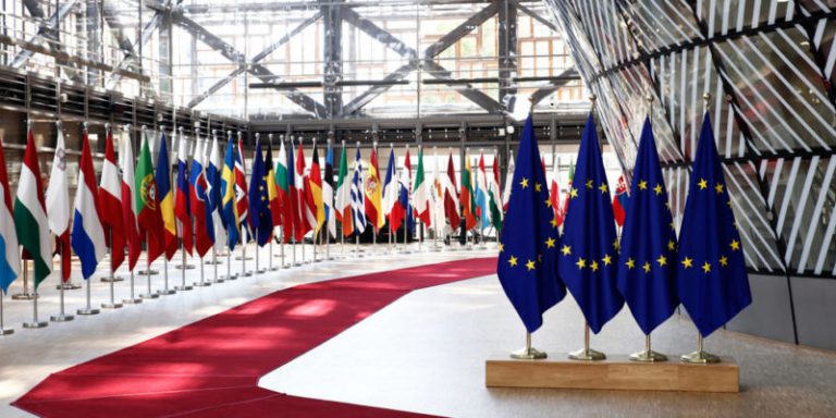 La UE apunta a sanciones al petróleo tras vetar el carbón ruso por la masacre de Bucha