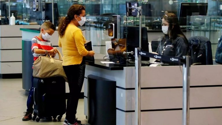 La AN avala la cuarentena para viajeros procedentes de 12 países La AN avala la cuarentena para viajeros procedentes de 12 países