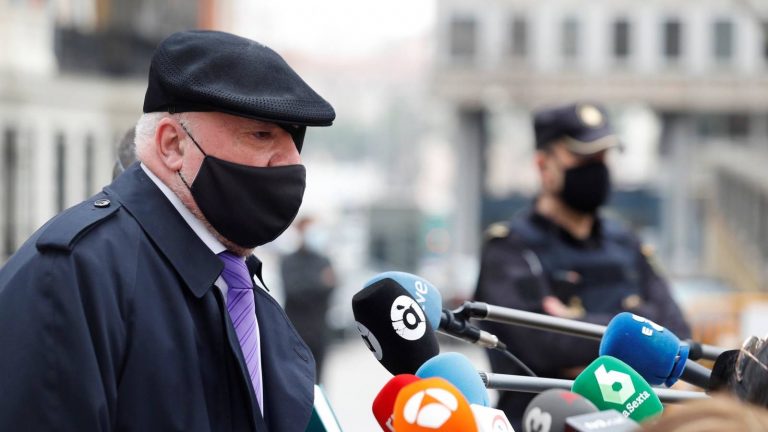 El juez de 'Tándem' cita a Brufau y Fainé para declarar por la contratación de Villarejo