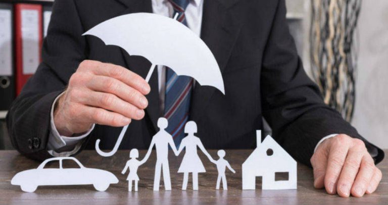 El Gobierno aprueba dos decretos que mejoran la protección de asegurados