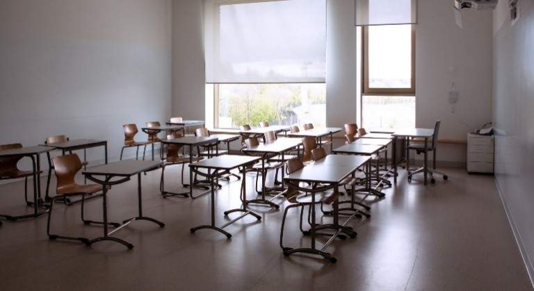 Suben a 425 los casos activos en los centros educativos gallegos