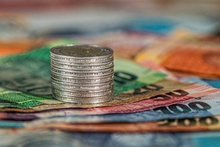 Los españoles prevén 'rascarse más' el bolsillo con las comisiones bancarias