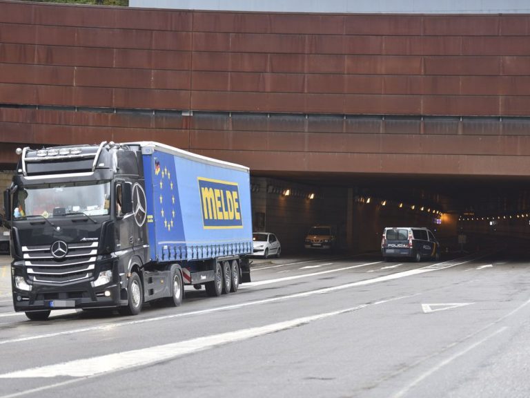 El Gobierno flexibiliza la regulación del CAP para conductores de transporte