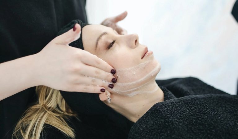 Cremas efecto lifting imprescindibles a partir de los 40