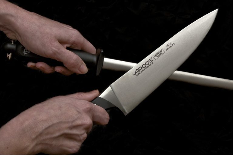Cómo afilar un cuchillo en casa