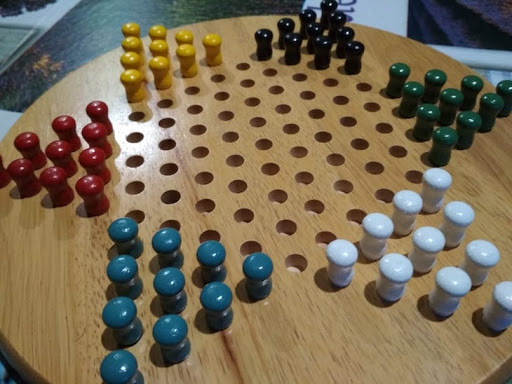 ¿Cómo ganar en damas chinas?