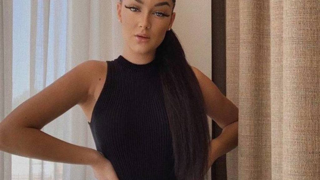 Las traiciones más viles: esto es lo que cuentan las 'amigas' de Julia Janeiro 5 Las traiciones más viles: esto es lo que cuentan las 'amigas' de Julia Janeiro