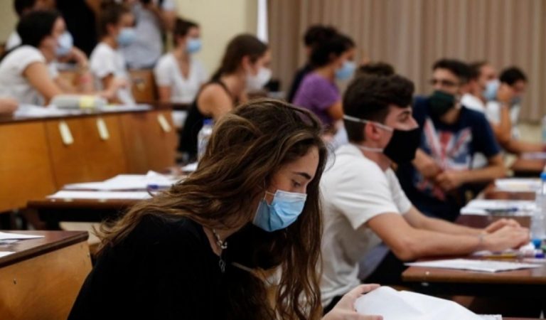 Un 21,8% de los estudiantes de Grado abandona los estudios en el primer año
