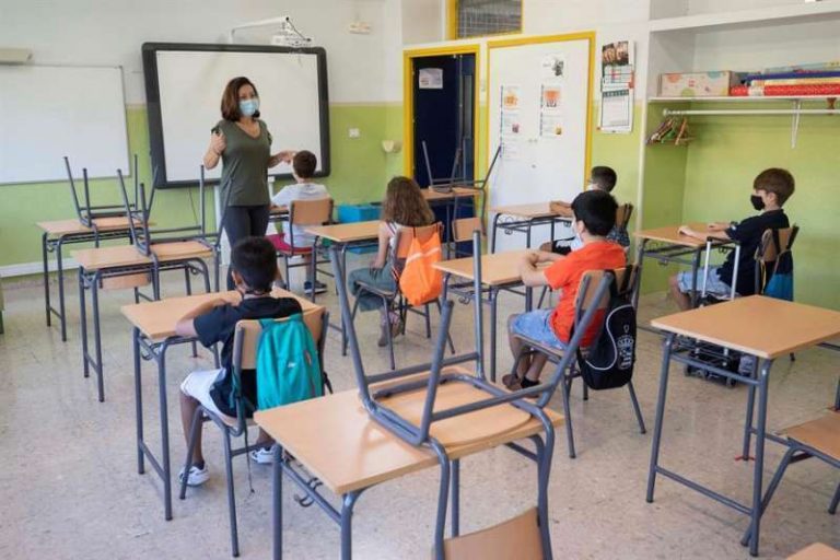 El 99,9% de los grupos escolares valencianos concluye la semana sin incidencias