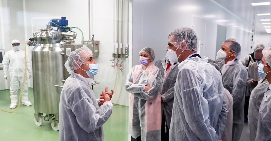 Hipra es una empresa especializada en veterinaria y vacunas.