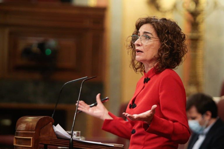 Montero se solidariza con los amenazados pero critica a Ayuso por minimizar los hechos