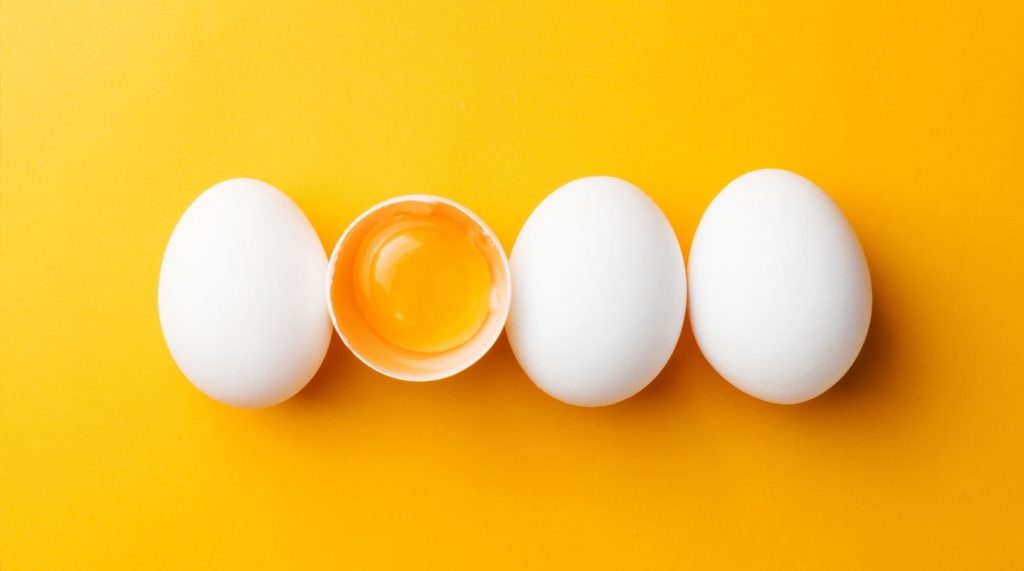 ¿Qué función cumplen los huevos en las preparaciones?