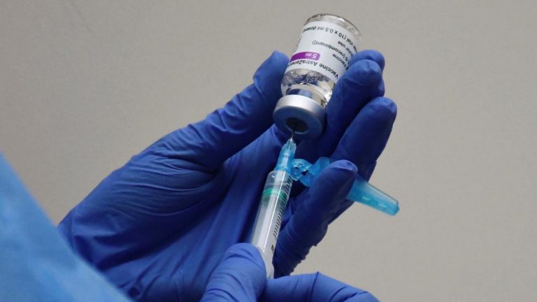 Experto insta a completar la vacunación de AstraZeneca con la misma vacuna Experto insta a completar la vacunación de AstraZeneca con la misma vacuna