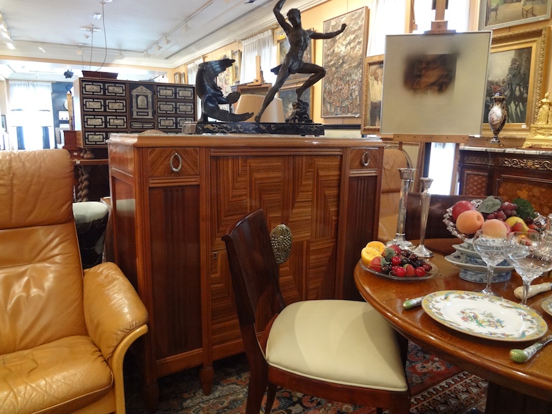 Cómo funciona una sala de subastas 2 ¿Cómo se fijan los precios de las obras en una sala de subastas?