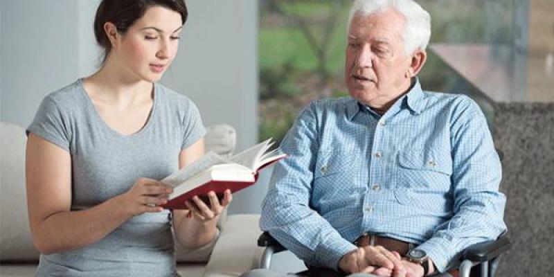 Cómo solicitar un asistente de personas mayores 1 ¿Quiénes prestan el servicio de asistente de personas mayores?