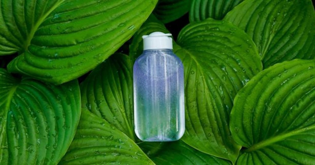 ¿Cómo aplicar el agua micelar correctamente?