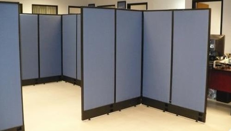 Limpieza ideal a una mampara de tela 