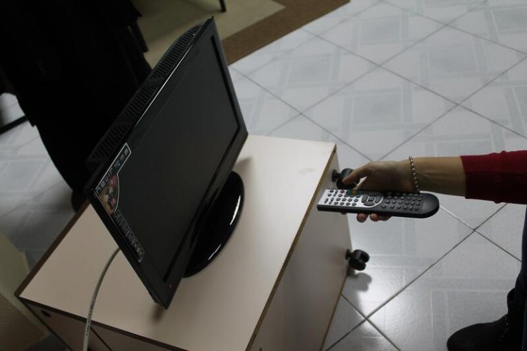 Las televisiones nacionales se vuelcan con las elecciones en Madrid con programas especiales