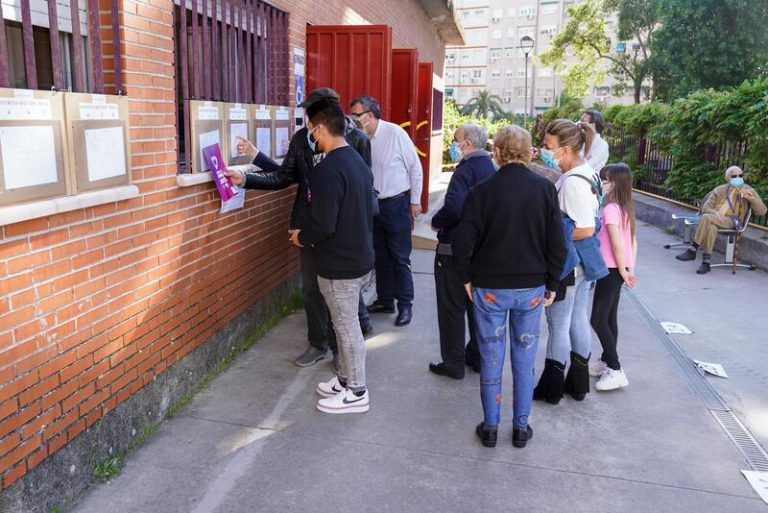 La participación a las 19 horas se sitúa en el 69,27%, más de once puntos más que en 2019