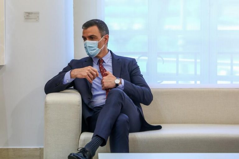 Sánchez se refugia en Moncloa para conocer los resultados de las elecciones de Madrid