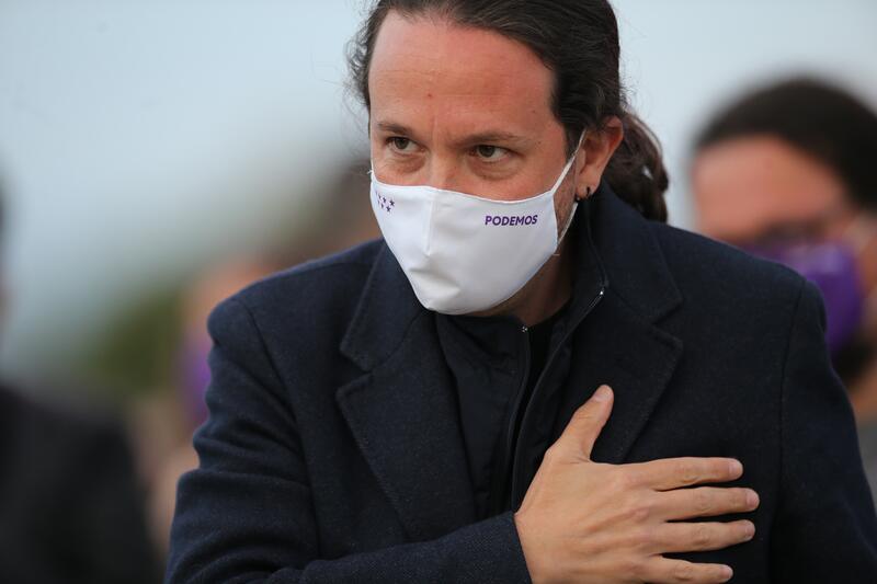 Pablo Iglesias, con la mano en el pecho.