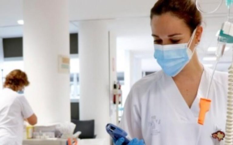 La mitad de las enfermeras se han planteado dejar la profesión durante la pandemia