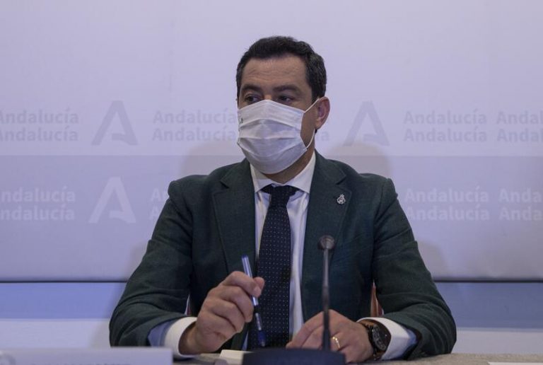 Andalucía elimina toque de queda, deja hostelería hasta las 00:00 horas y reabre discotecas