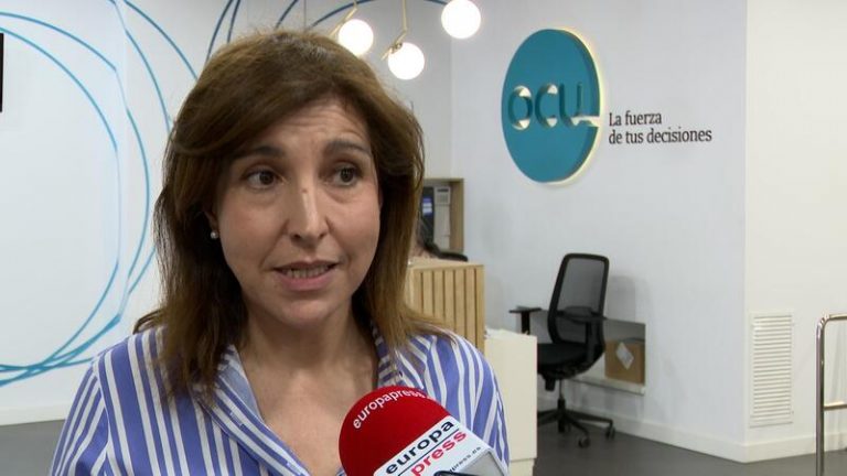 La OCU defiende poner fin a la obligatoriedad de llevar mascarilla en espacios exteriores tras estado de alarma