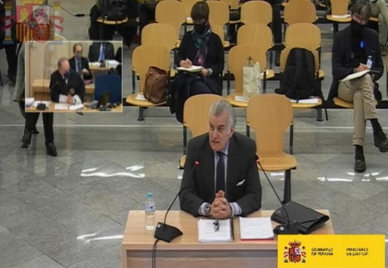 Comienzan el lunes las acusaciones populares del juicio de la caja 'b' del PP