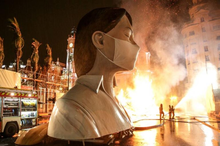 La Consejería de Sanidad de Valencia propone hacer las Fallas en septiembre