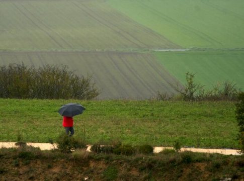 Las temperaturas bajan en casi toda España y las lluvias afectarán al sudeste y norte peninsular Las temperaturas bajan en casi toda España y las lluvias afectarán al sudeste y norte peninsular