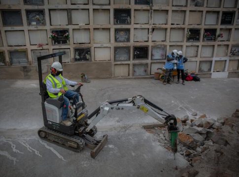 Finaliza la excavación en Montjuïc sin encontrar restos del poeta cubano Pablo de la Torriente Finaliza la excavación en Montjuïc sin encontrar restos del poeta cubano Pablo de la Torriente