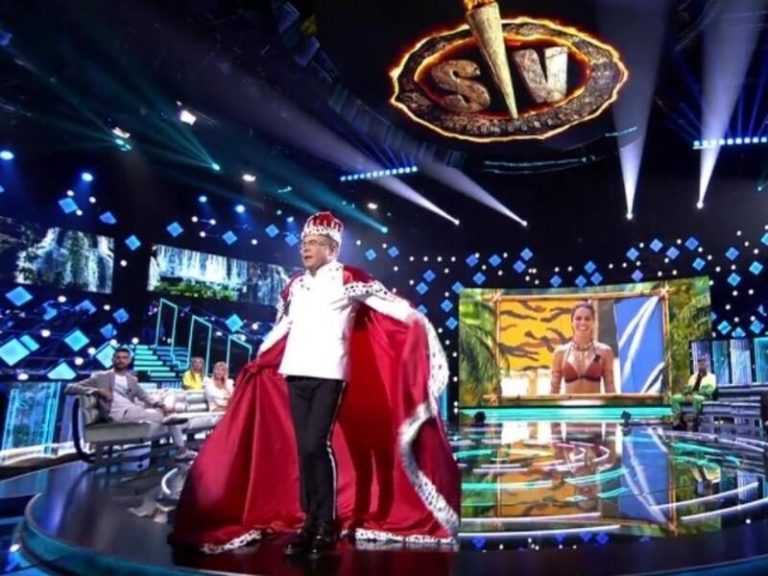 Jorge Javier Vázquez la lía disfrazado de Freddie Mercury